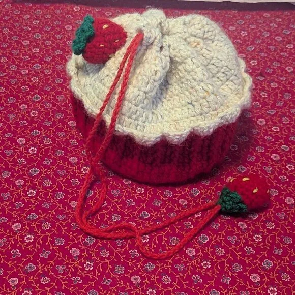 Handmade Knit Strawberry Bag Whimsicore Novelty Dopamine Dressing Round‎ Crochet - Picture 7 of 7